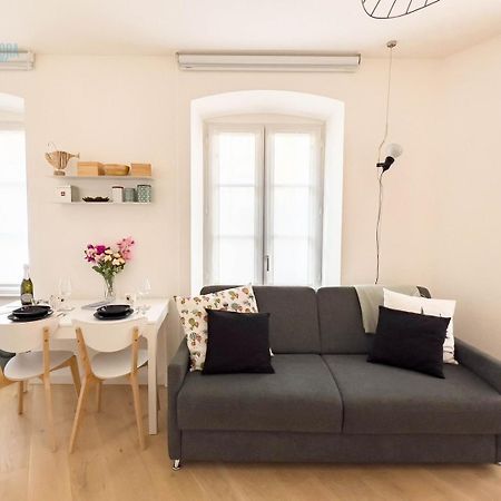 Ferienwohnung Corridoni 2B Tirabora Short Rent Triest Exterior foto