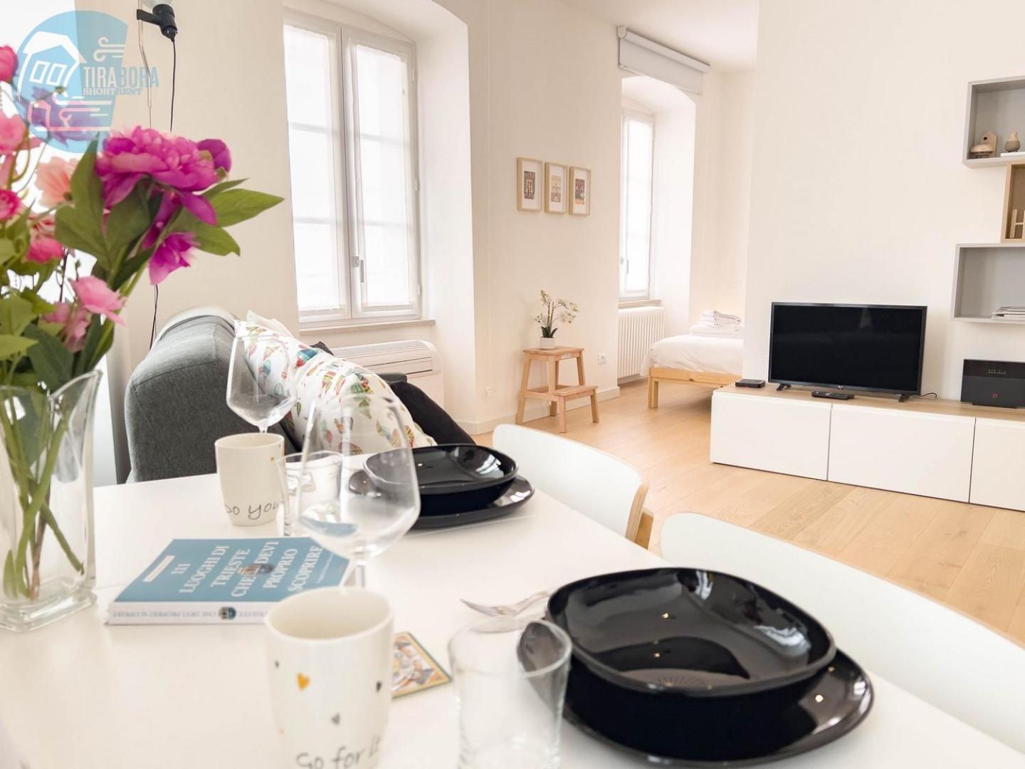 Ferienwohnung Corridoni 2B Tirabora Short Rent Triest Exterior foto